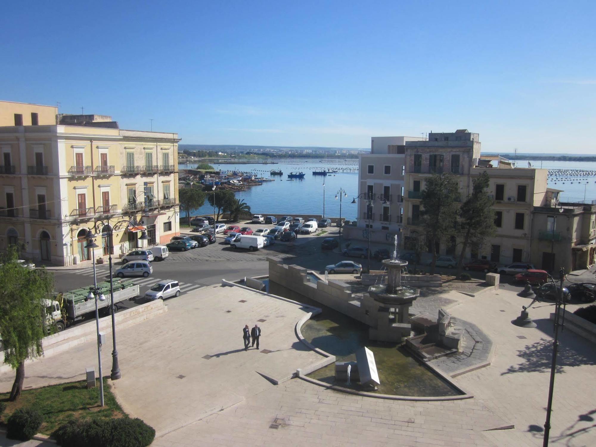 Albergo Del Sole Taranto Exterior photo