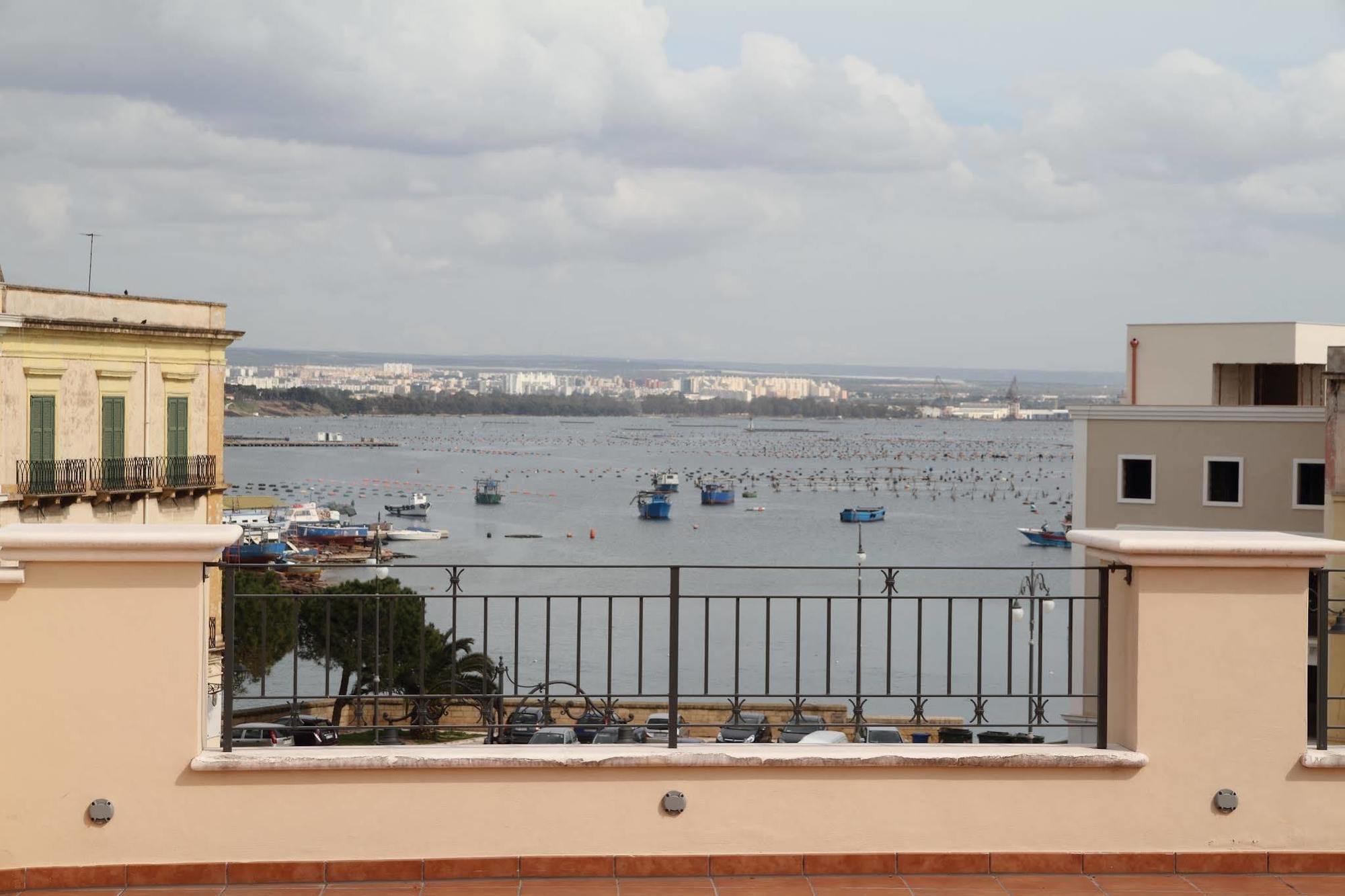 Albergo Del Sole Taranto Exterior photo
